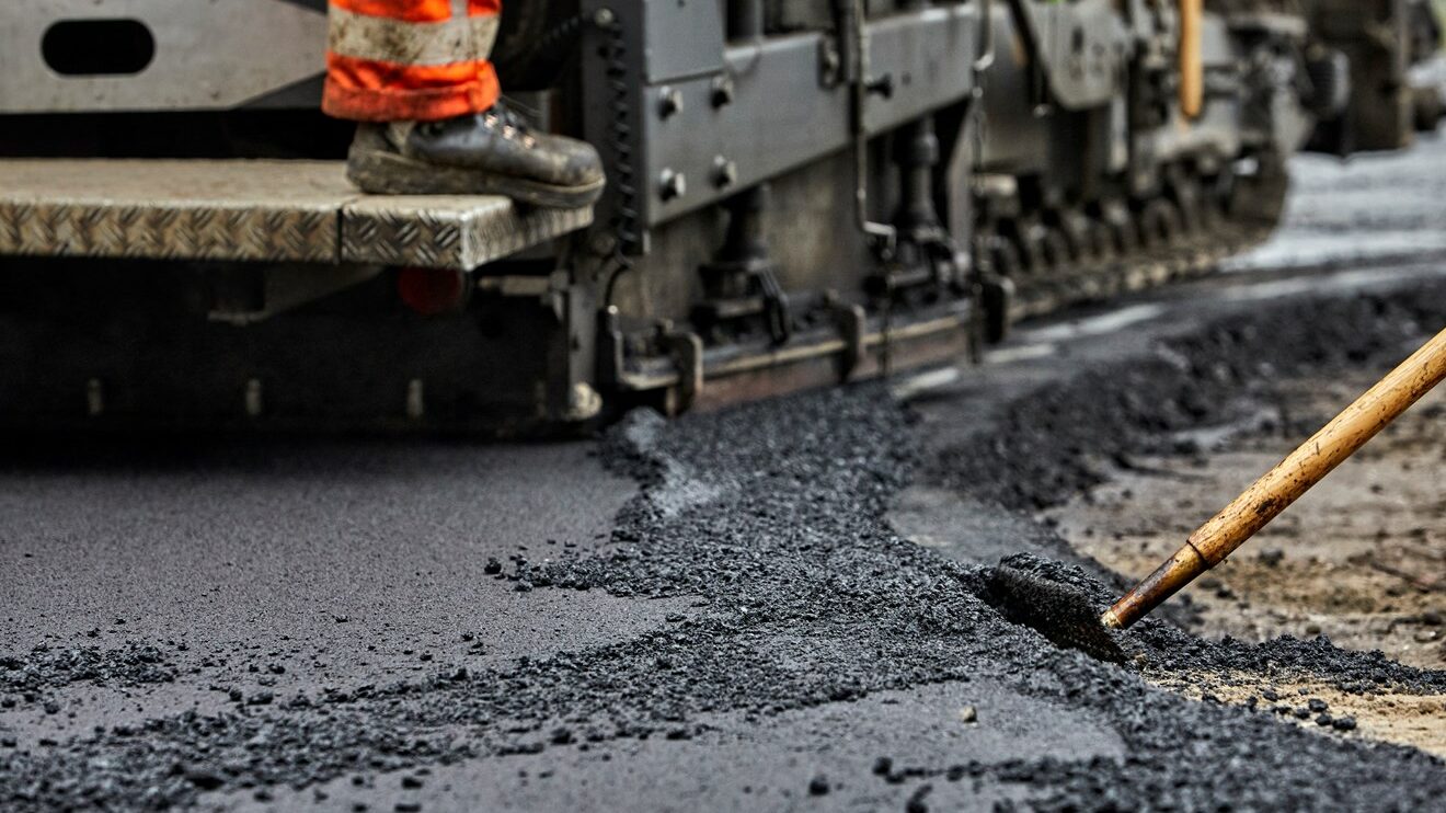 Dura Vermeer legt weg aan met 100% circulair asfalt Circularpave